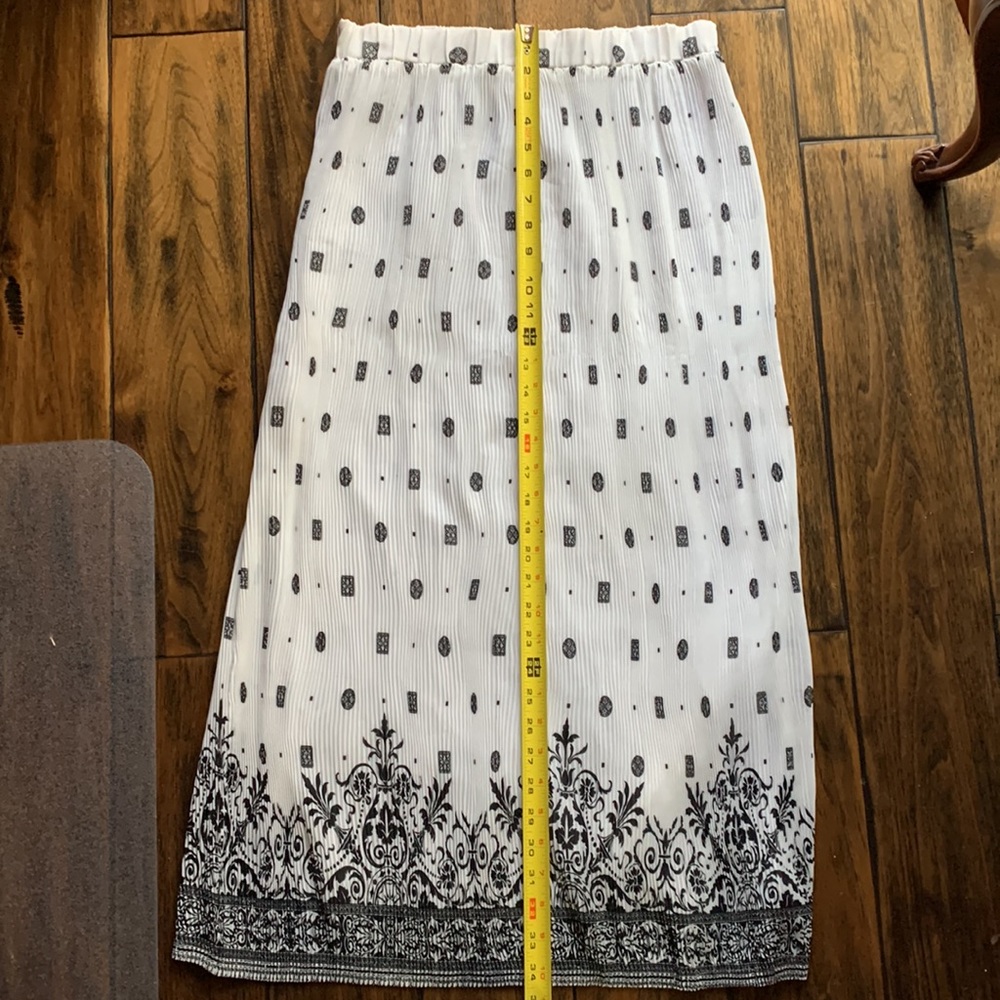 Pleated Skirt Italian 100% Viscose with stretchy waistband